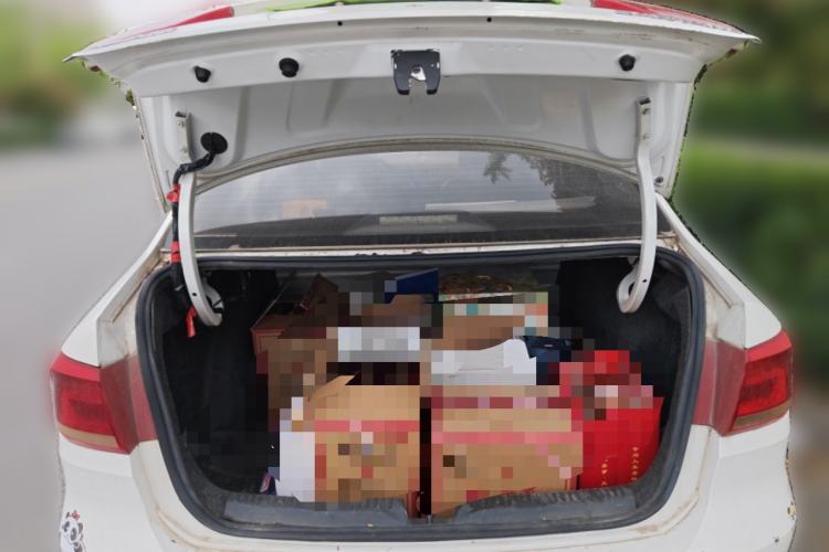 Used Volkswagen Santana 2015 1.6L Automatic Fashion Edition Trunk