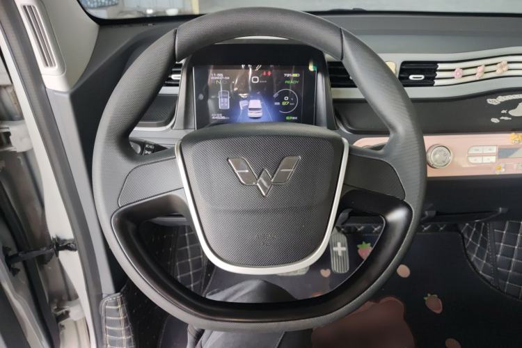 Used Wuling Hongguang MINIEV 2021 Macaron Fashion Model Lithium Iron Phosphate Steering Wheel