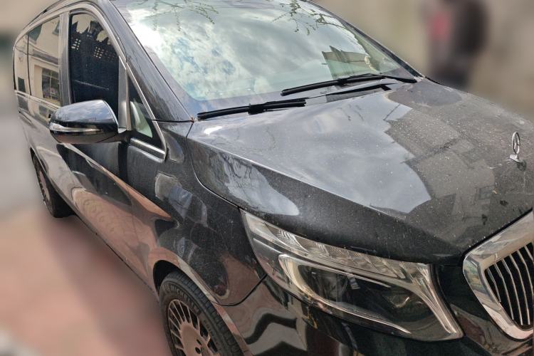 Used Mercedes-Benz V-Class 2020 V 260 Avantgarde Edition Front Right 45 Deg