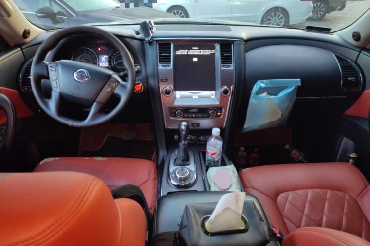 Used Nissan Patrol 2018 4.0L LinkedIn Edition Center Console