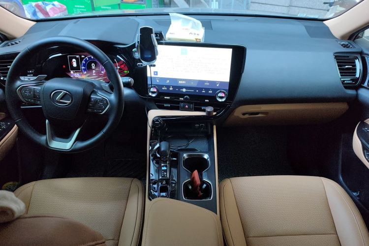 Used Lexus NX 2023 260 Front-Wheel Drive ChuanYou Special Edition Center Console