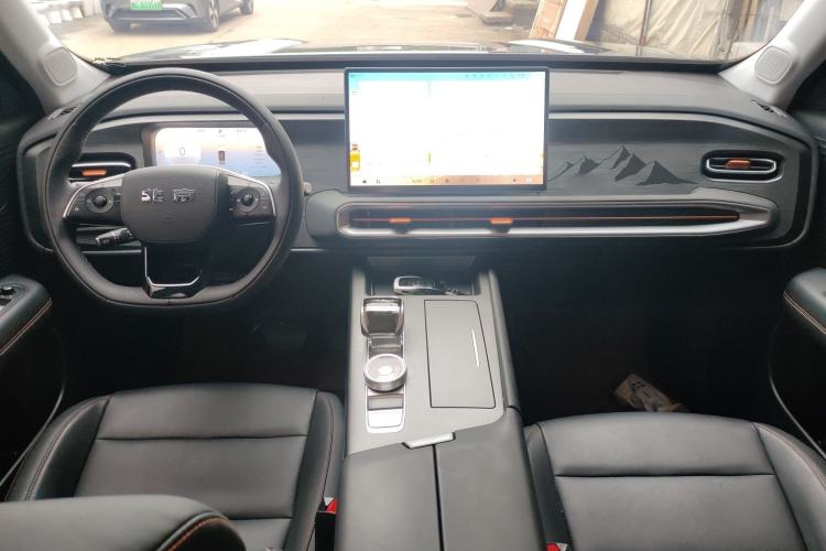 Used BAIC Off-Road BJ30 2026 Model Traveler 1.5T Hybrid Standard Version Center Console