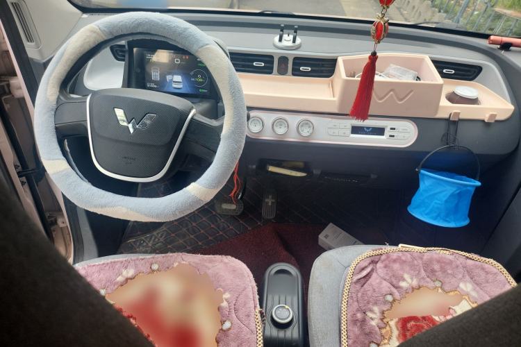 Used Wuling Hongguang MINIEV 2022 Macaron Premium Model – Lithium Iron Phosphate Center Console