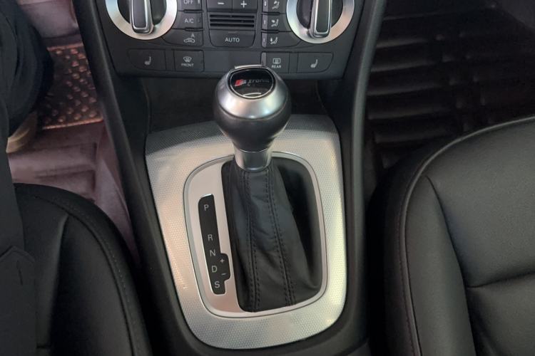 Used Audi Q3 2015 35 TFSI quattro Technology Edition Gear Lever
