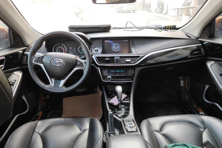 Used Soueast V6 Lingshi 2015 CROSS 1.5L CVT ZhiZun Model
