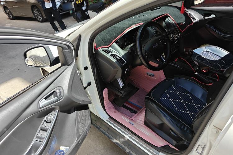 Used Ford Focus 2017 Sedan 1.6L Manual Fashion Edition Smart Drive Version