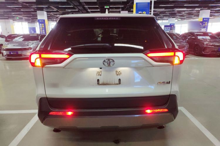 Used Toyota RAV4 2020 2.0L CVT Two-Wheel Drive Fashion Edition Rear