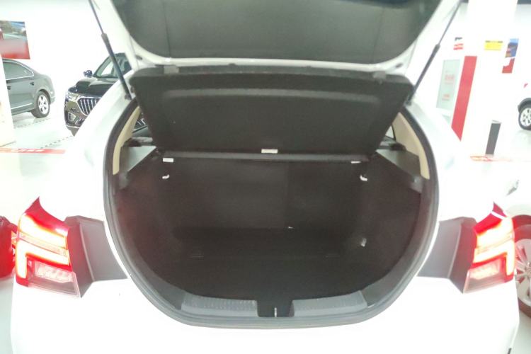 Used Geely Auto Vision S1 2018 1.4T CVT Fengchi Model Trunk