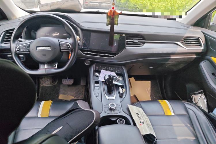 Used Haval F7x 2019 2.0T Two-Wheel Drive Intelligent Technology Edition Center Console