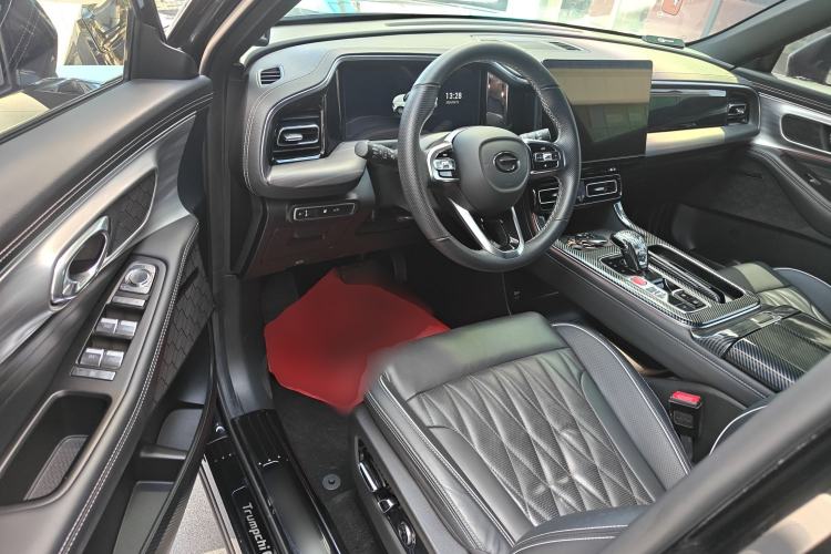 Used GAC Trumpchi GS8 2022 Linghang Series 2.0 TGDI Two-Wheel-Drive Luxury Smart Connectivity Version (7 Seats)
