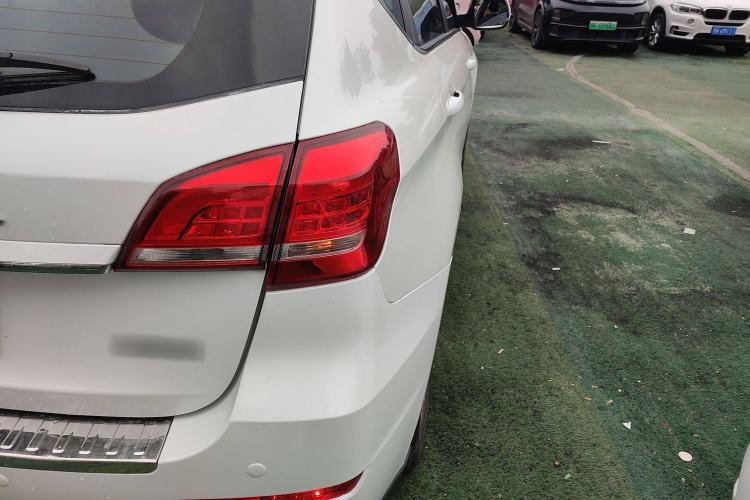 Used Haval H2 2018 Red-Label 1.5T Dual-Clutch Two-Wheel-Drive Luxury Model