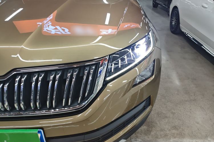 Used Skoda Kodiaq 2019 Facelifted TSI330 7-Seater Two-Wheel-Drive Luxury Enjoyment Edition China VI Standard Left Front Headlight
