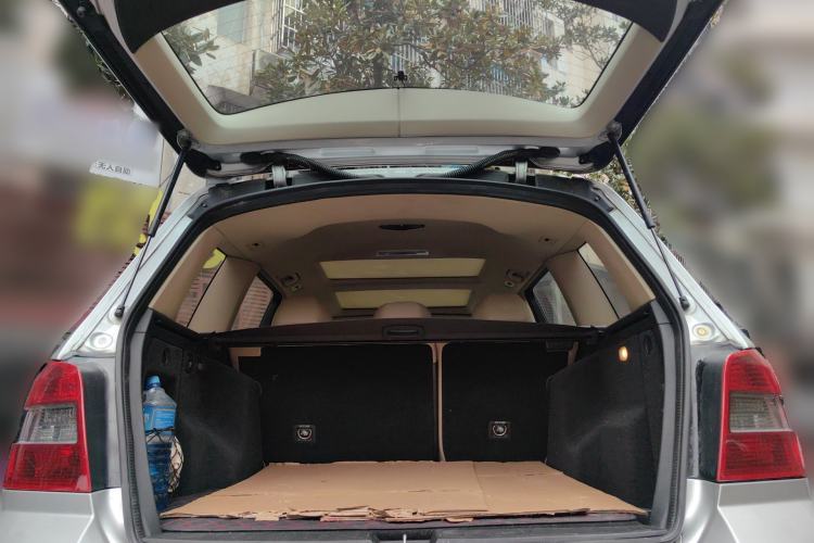 Used Mercedes-Benz GLK-Class 2011 GLK 300 4MATIC Fashion Model Trunk