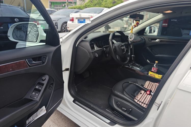 Used Audi A4L 2012 2.0 TFSI automatic Comfort trim level