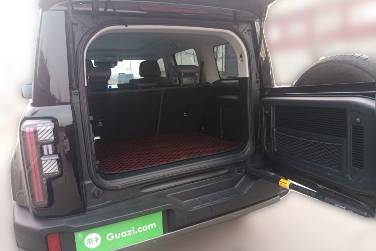 Used BAIC Off-Road BJ40 2024 2.0T All-New Urban Hunter Edition Chivalrous Style
