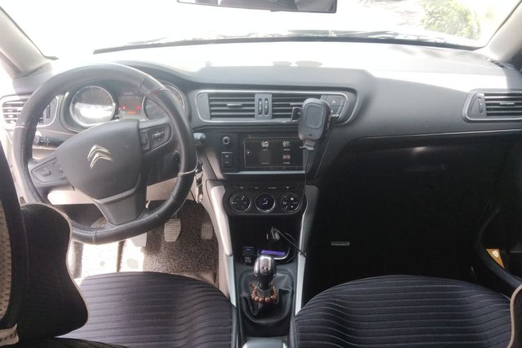 Used Citroen C3-XR 2015 1.6L Manual Pioneer Model Center Console