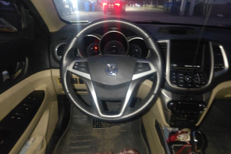 Used CHANGAN Eado 2015 1.6L Manual Luxury Model China IV Standard Steering Wheel