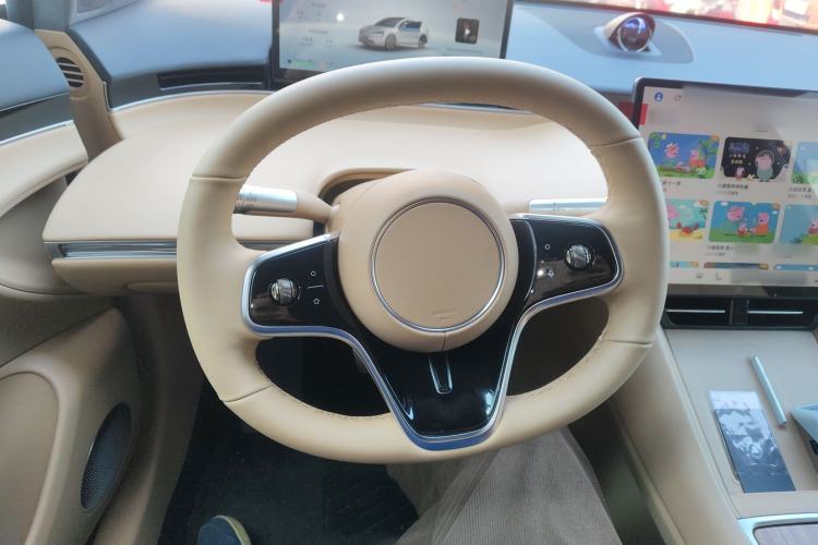 Used Hima Luxeed R7 2025 Extended-Range 251km Pro Steering Wheel