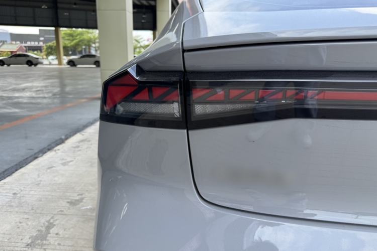 Used CHANGAN UNI-V 2024 1.5T Prestige Sport Edition
