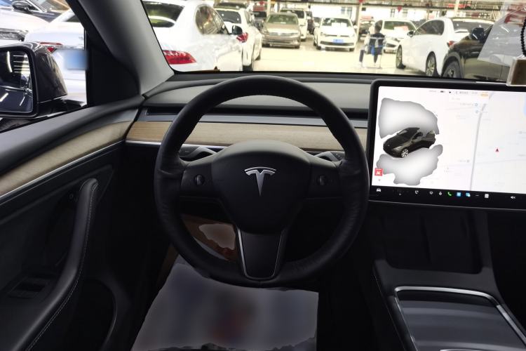 Used Tesla Model Y 2021 Long-Range All-Wheel-Drive Version
