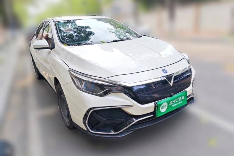 Used Venucia D60EV 2022 Standard Range Smart Drive Version Front Right 45 Deg