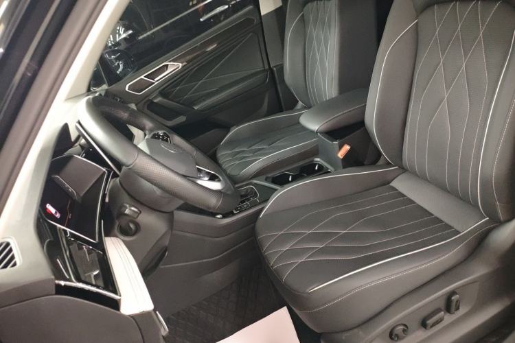 Used Volkswagen Tiguan L 2022 330TSI Automatic Two-Wheel Drive Smart Edition Left Front Seat