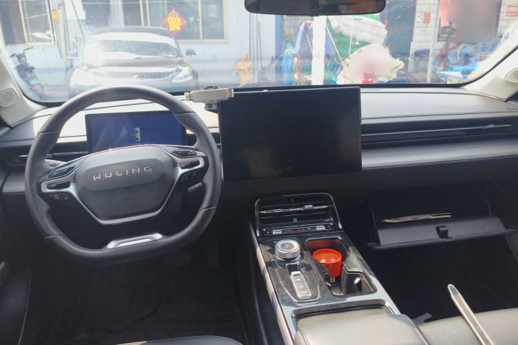 Used Wuling Xingguang 2024 Co-Creation Edition 510 Advanced Model Center Console