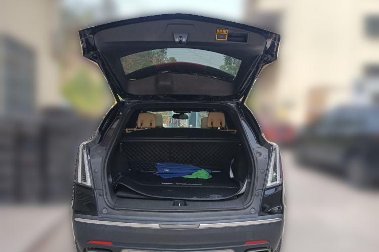 Used Cadillac XT5 2016 28T Four-Wheel Drive Tech Version Trunk