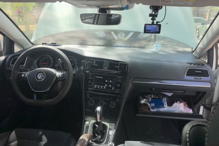 Used Volkswagen Golf 2018 230TSI Automatic Luxury Version
