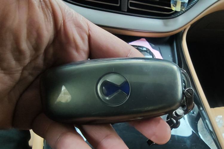 Used Denza D9 2022 DM-i 1040 Prestige Model