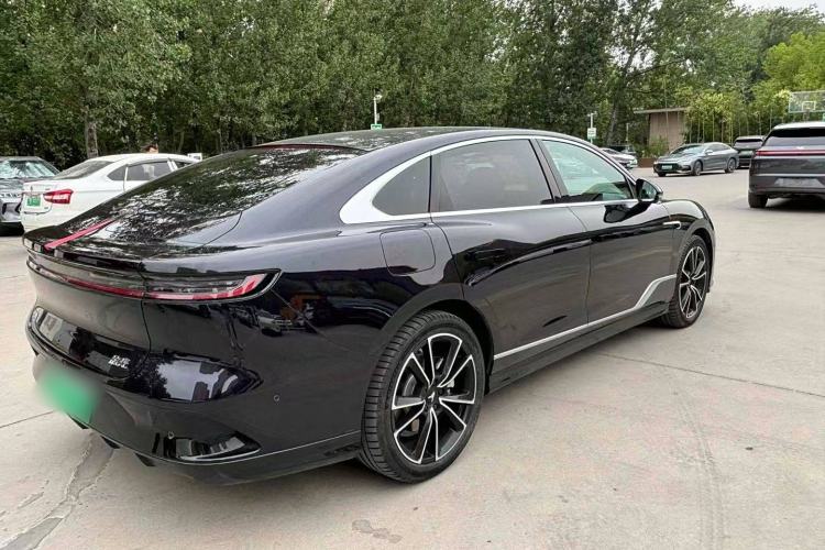 Used VOYAH PASSION 2024 PHEV Four-Wheel Drive Ultra-Long Range Flagship Model
