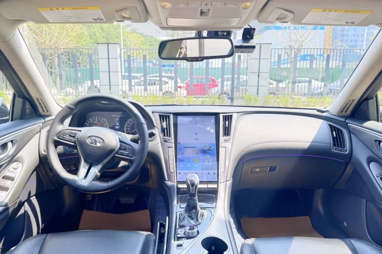 Used Infiniti Q50L 2018 2.0T Enjoyment Version China VI Standard
