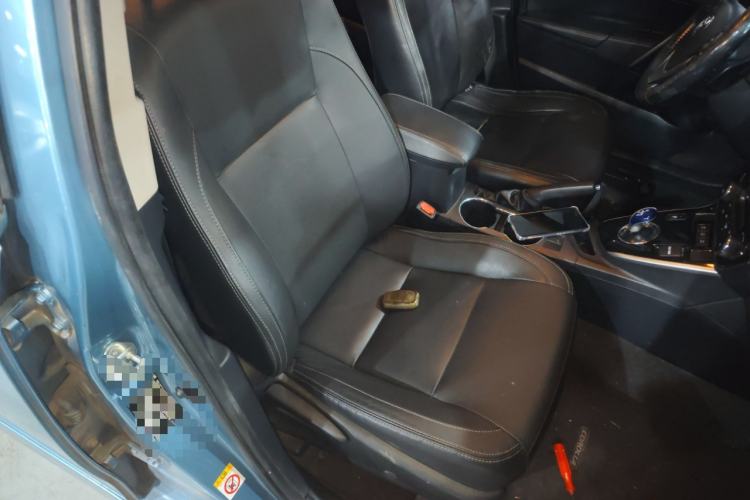 Used Toyota Corolla 2016 Dual-Engine 1.8L E-CVT Elite Edition Right Front Seat