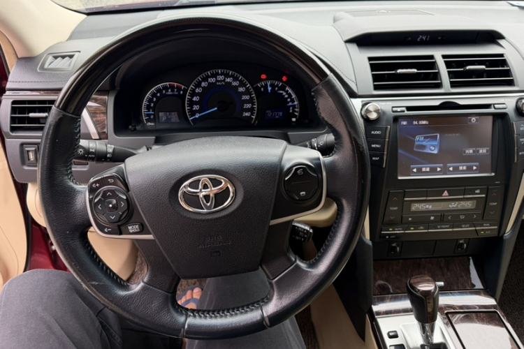 Used Toyota Camry 2015 2.5G Luxury Navigation Edition