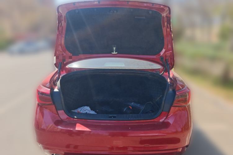 Used Infiniti Q50L 2018 2.0T Enjoyment Edition China V standard Trunk