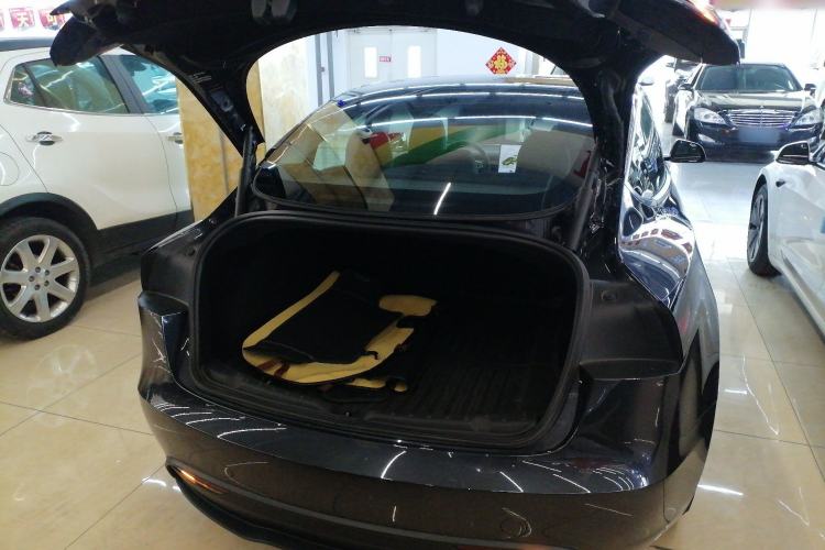 Used Tesla Model 3 2025 Rear-Wheel-Drive Version