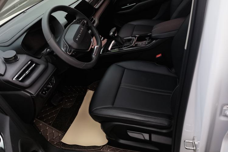 Used Wuling Victory 2020 1.5T CVT Luxury Model Left Front Seat