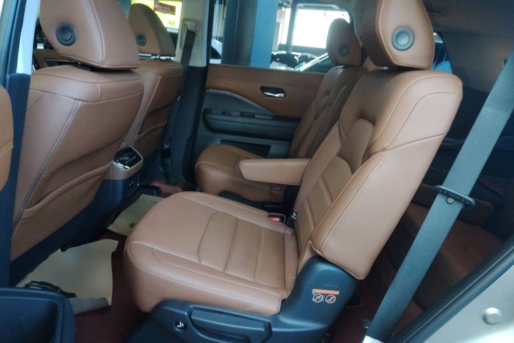 Used Nissan Pathfinder 2024 380 VC-TURBO Four-Wheel Drive Intelligent Driving Version 6 Seats Left Rear Seat