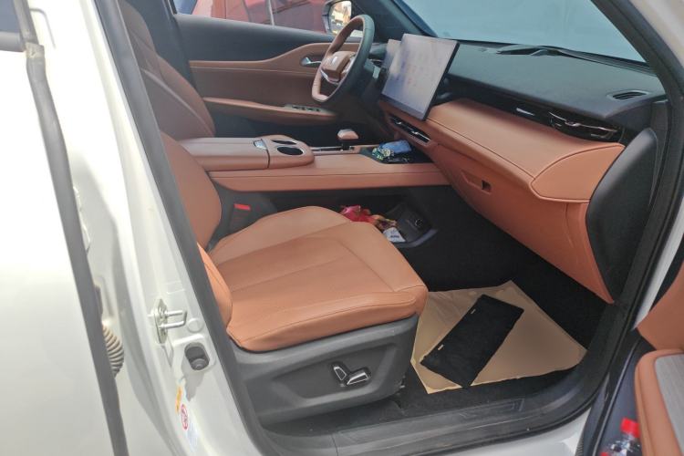 Used CHANGAN UNI-Z New Energy 2025 Model, Smart New Blue Whale 125km Battleship+ Version Right Front Seat