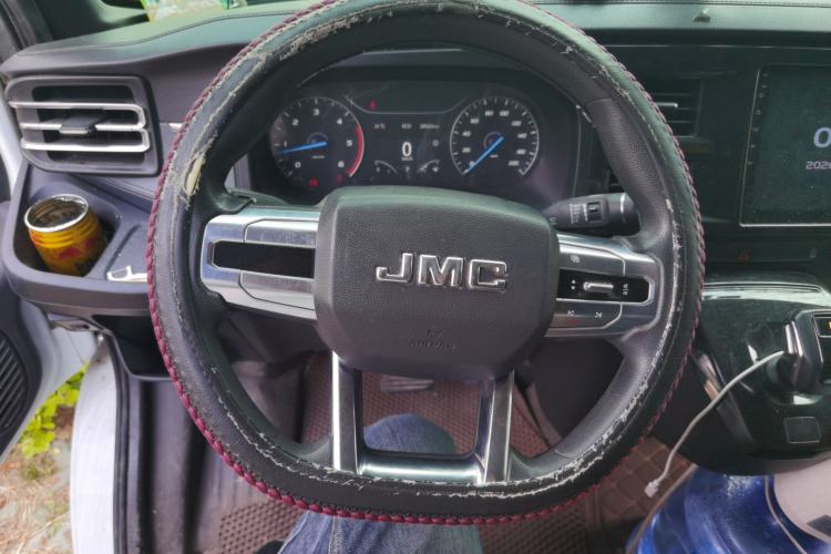 Used JMC Fushun 2023 2.0T Automatic Long-Wheelbase High-Roof Commercial Van—2/3 Seats Steering Wheel