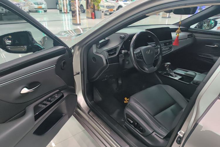 Used Lexus ES 2021 200 Excellence Edition