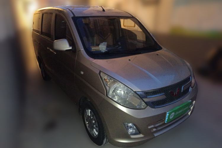 Used Wuling Rongguang V 2018 1.5L Standard Version Front Right 45 Deg
