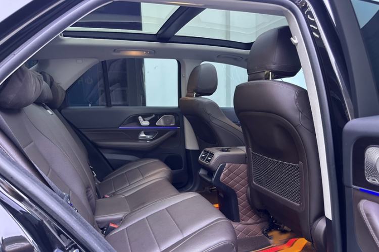 Used Mercedes-Benz GLE 2023 GLE 350 4MATIC Stylish Model Interior 2