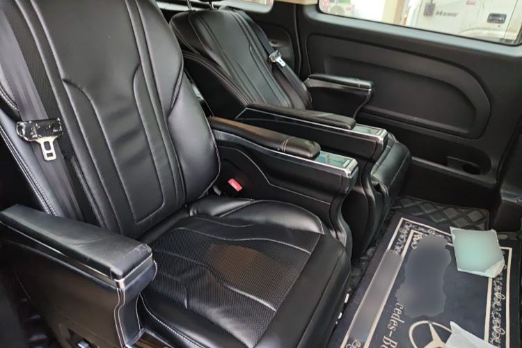 Used Mercedes-Benz Vito 2020 2.0T Elite Version 7 Seats Left Rear Seat