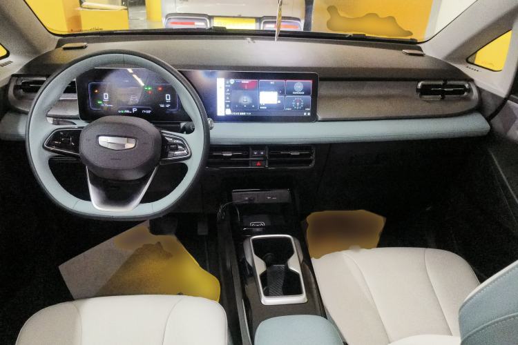 Used Geometry E Firefly 2024 401 km Fluorescent
