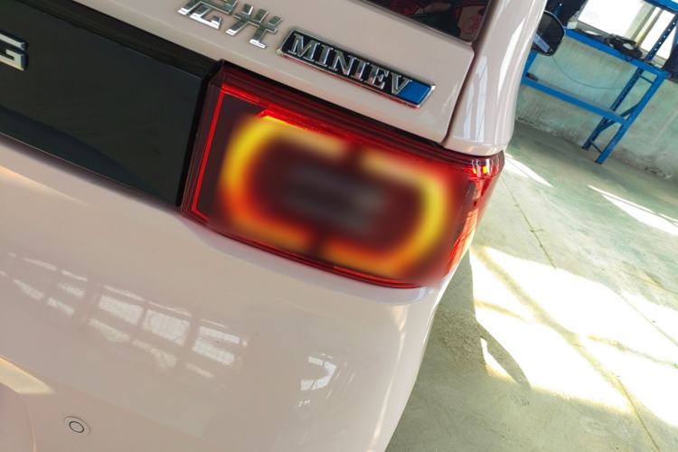 Used Wuling Hongguang MINIEV 2021 Macaron Premium Model – Lithium Iron Phosphate Right Rear Taillight