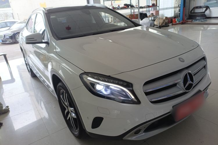 Used Mercedes-Benz GLA 2016 GLA 200 Fashion Model Front Right 45 Deg