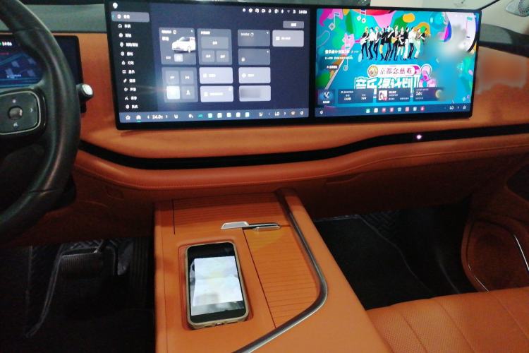 Used Wey Lanshan 2025 Four-Wheel Drive Ultra Audio And AC Panel