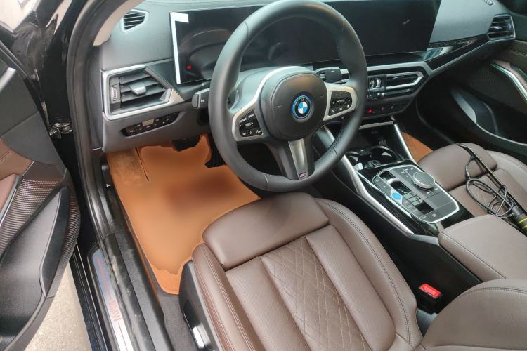 Used BMW i3 2022 eDrive 35 L Driver Seat