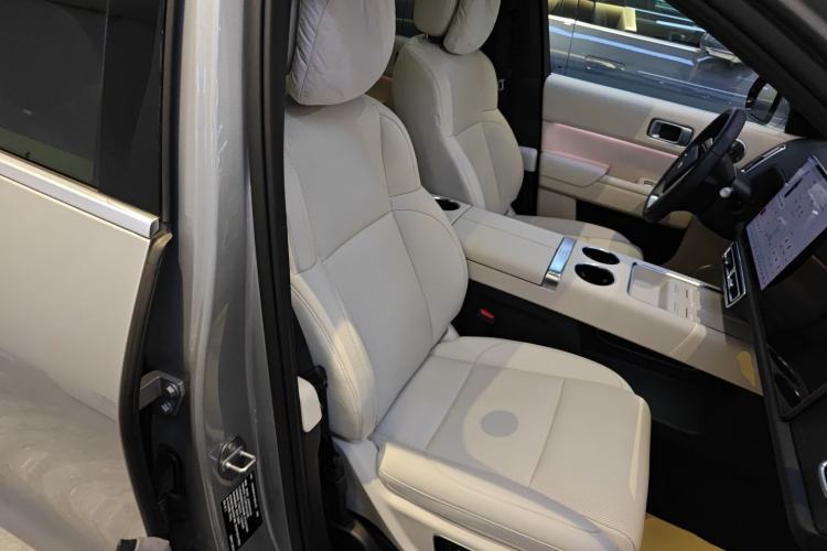 Used Li Auto L8 2025 Ultra Smart Refreshed Edition
